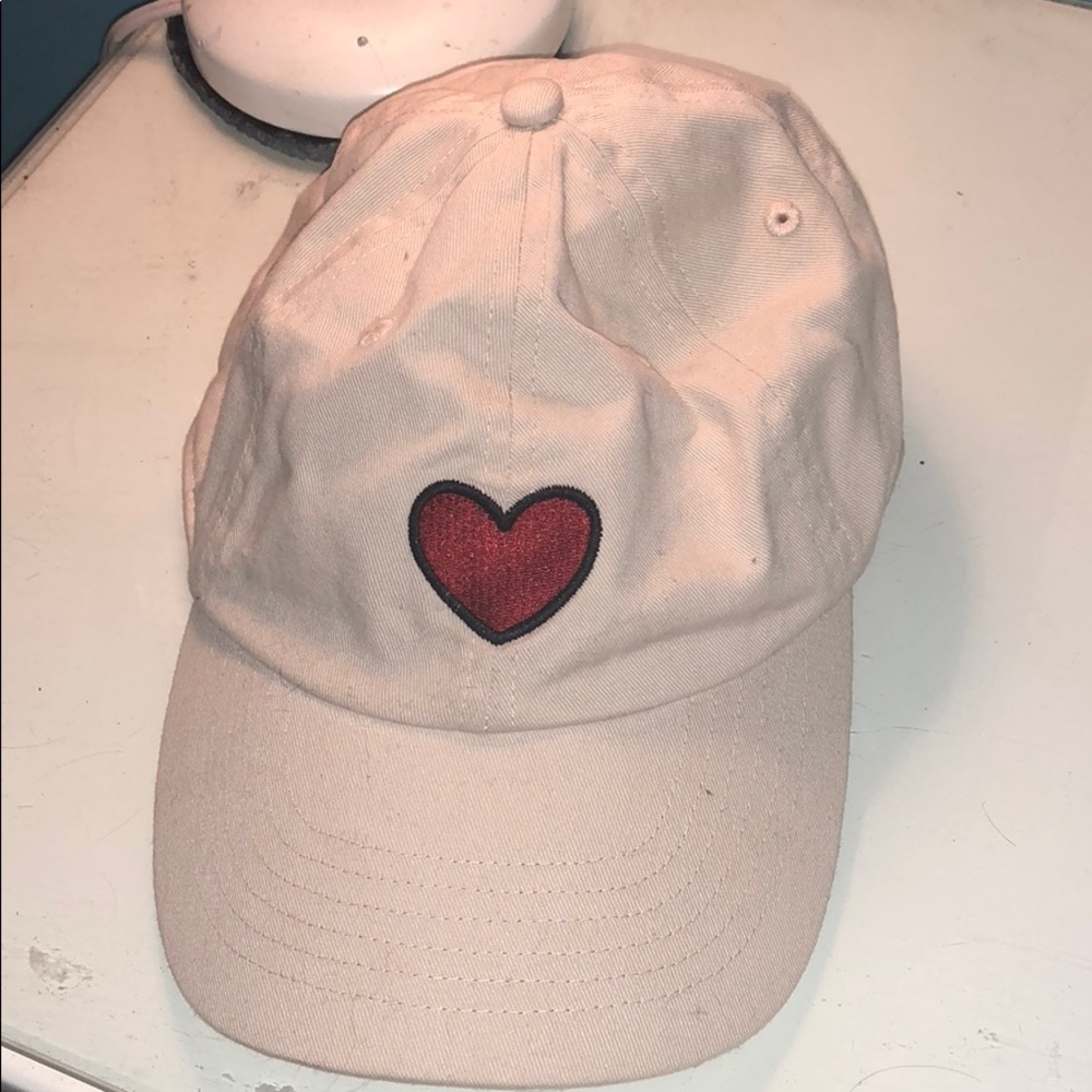 never worn, got as a gift 2 months ago.